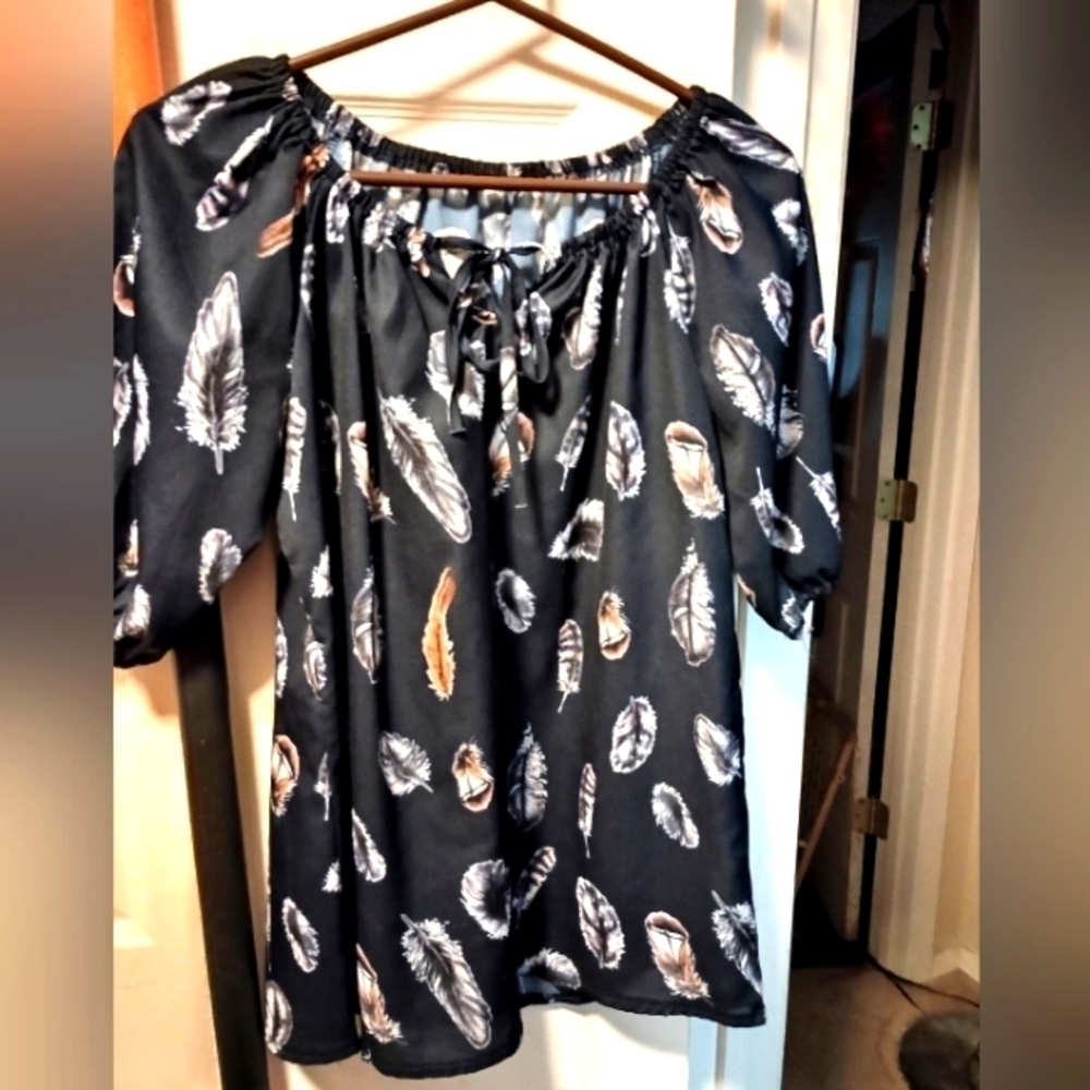 Women's XL Sheer Feather Print Blouse